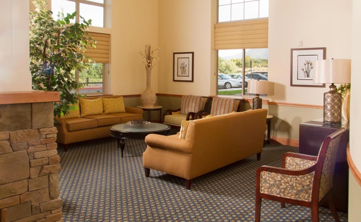 Fairfield_entry-sitting-room