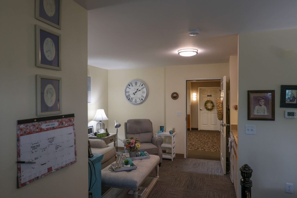 Lakeview Commons - Living Room - Generations LLC