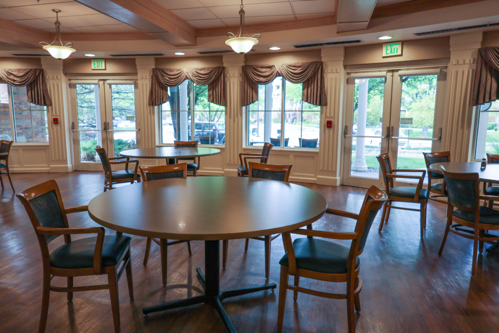 Lakeview Commons - dining room - Generations LLC